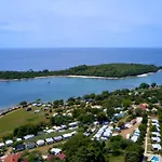Pensión Emilia 4*