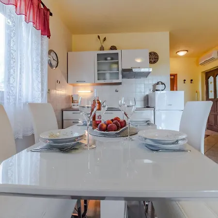 Gostinjska kuća Emilia 4*