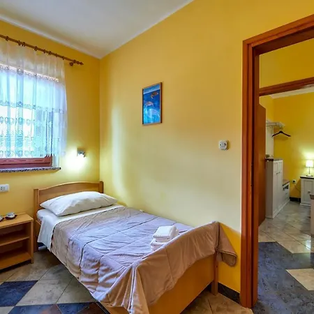 Pensión Emilia Banjole