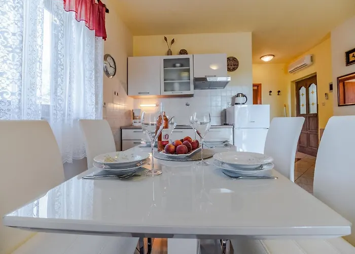 Gostinjska kuća Emilia 4*