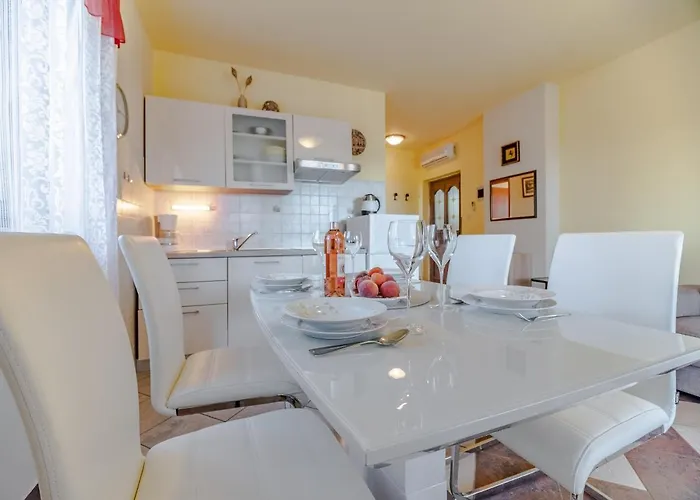 Gostinjska kuća Emilia 4*