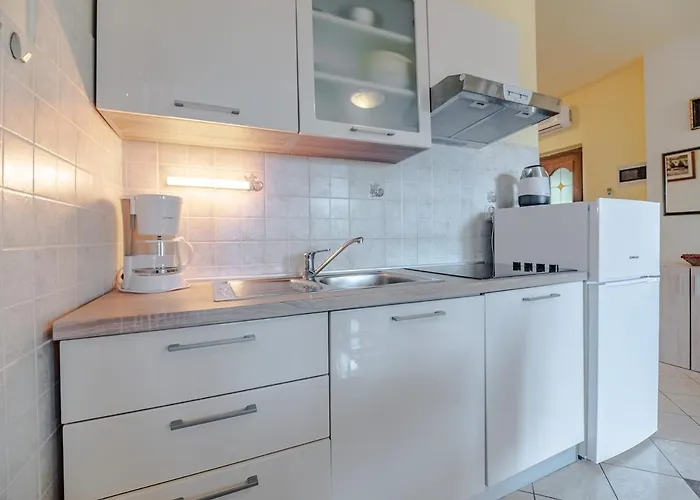 Emilia Gostinjska kuća 4*