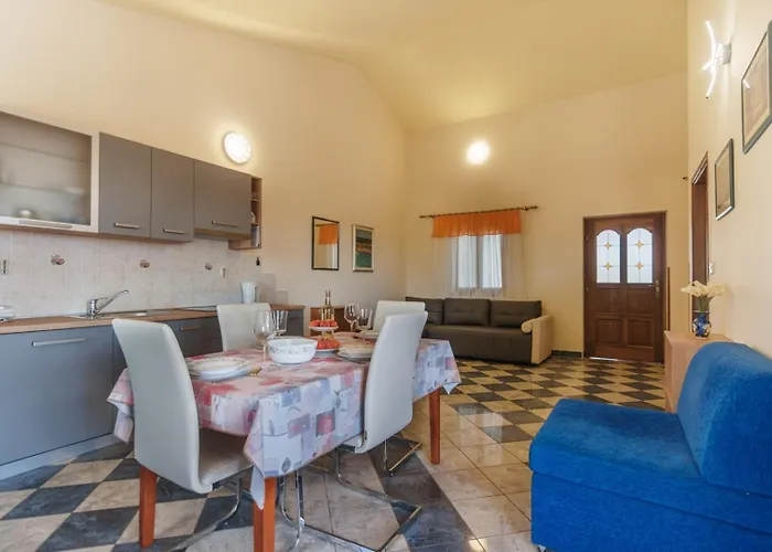 Gostinjska kuća Emilia 4*