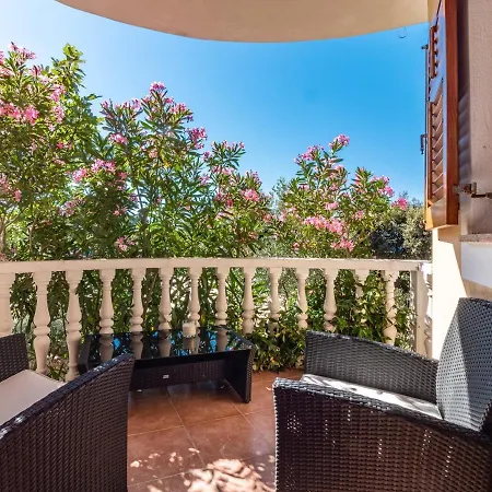 Guest house Emilia 4*