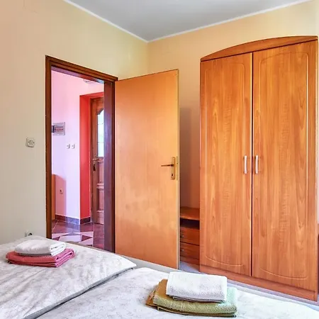 Emilia Guest house 4*