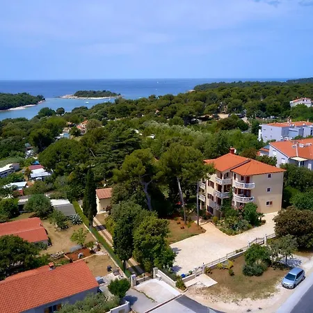 Emilia Guest house 4*